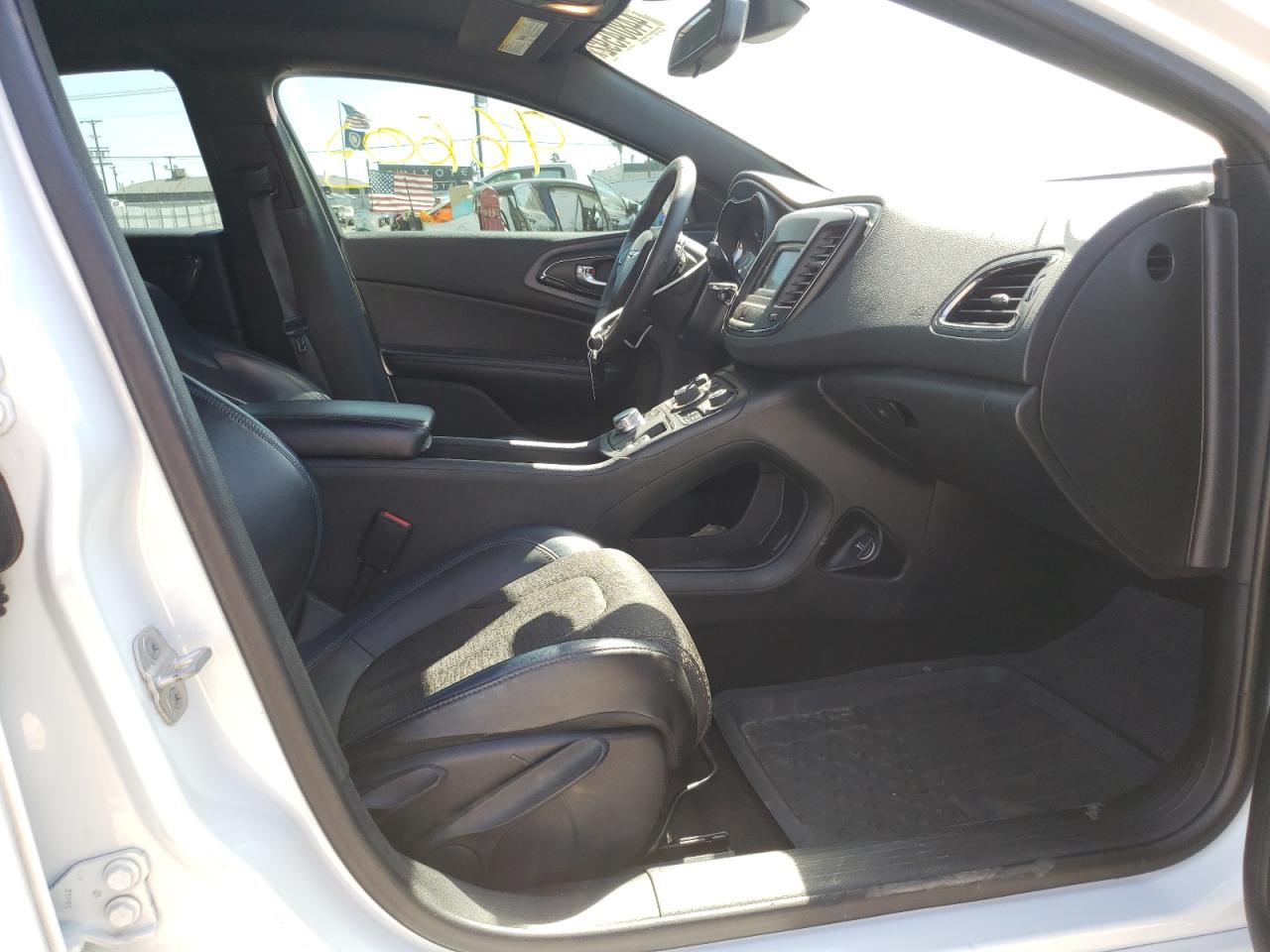 Photo 5 from auction – 2015 CHRYSLER 200 S with VIN 1C3CCCBB4FN546238