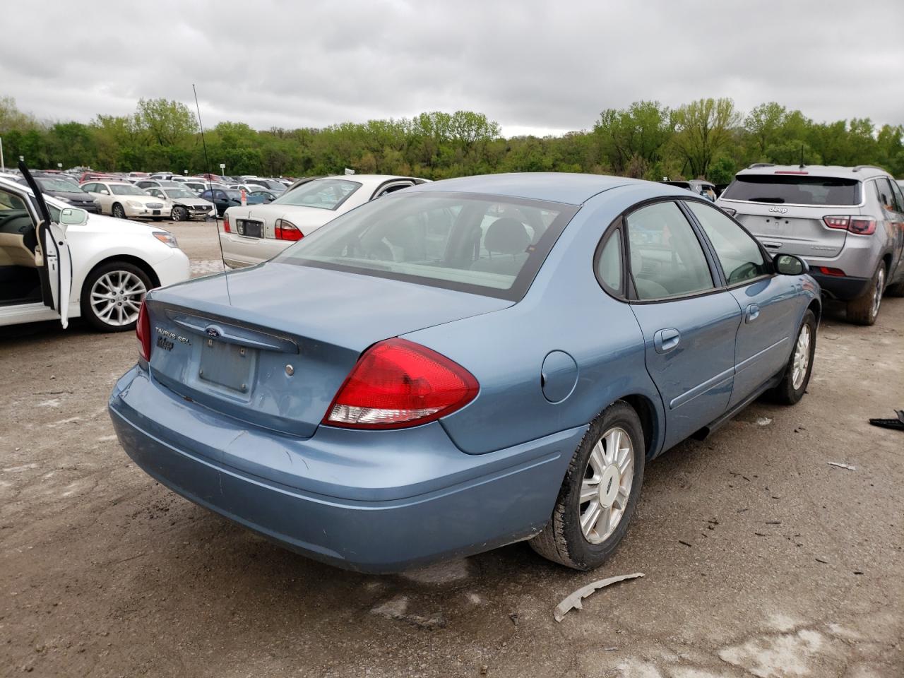 Photo 4 from auction – 2006 FORD TAURUS SEL with VIN 1FAFP56U86A192712