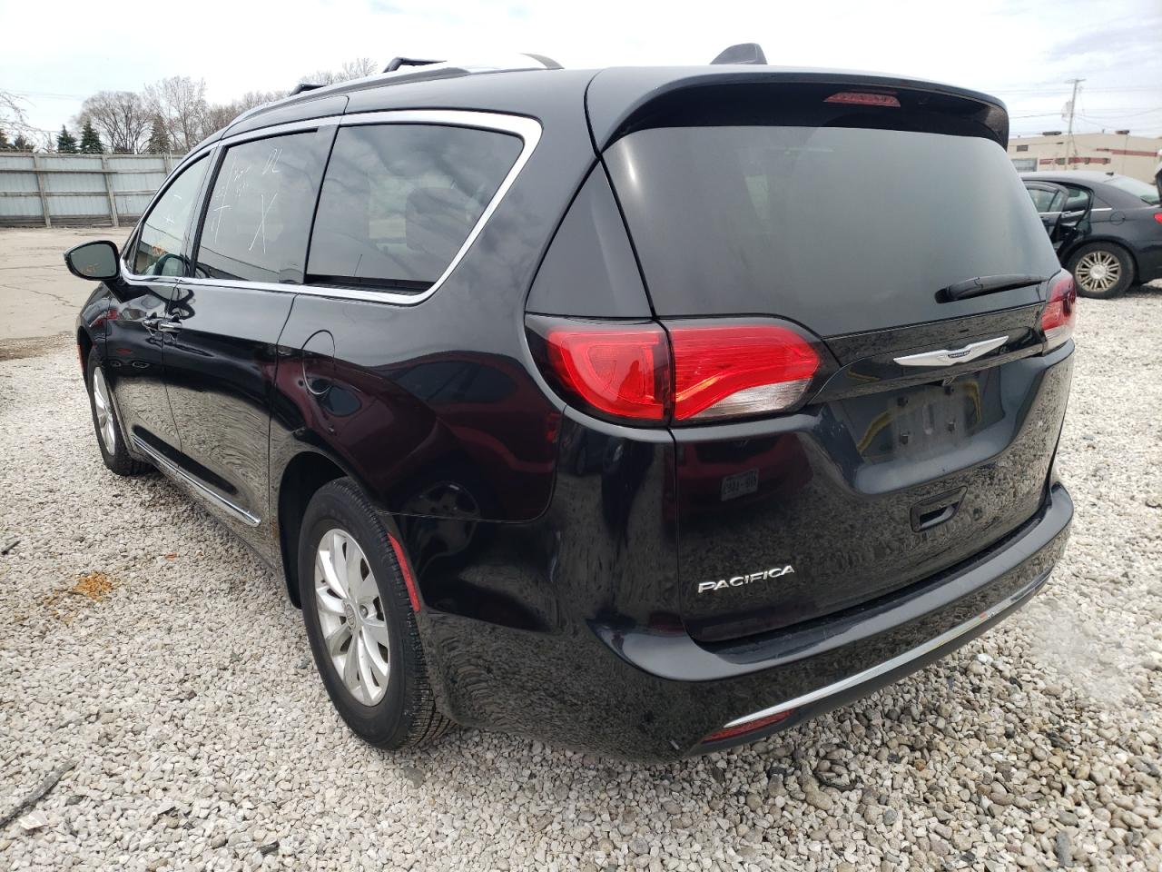 Photo 3 from auction – 2019 CHRYSLER PACIFICA T with VIN 2C4RC1BGXKR673188