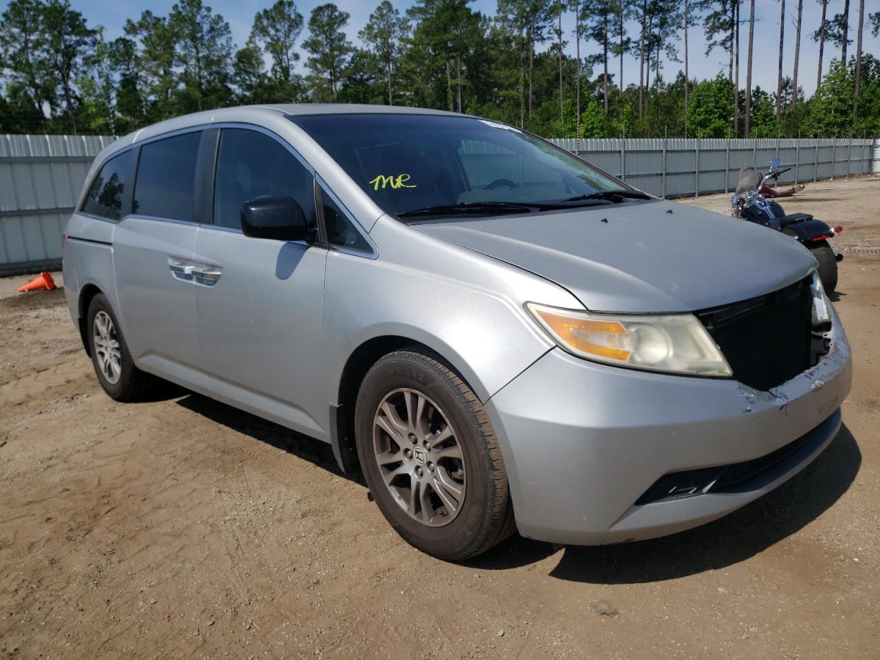 HONDA ODYSSEY EX 2011 with VIN 5FNRL5H69BB076888 - Photo from auction