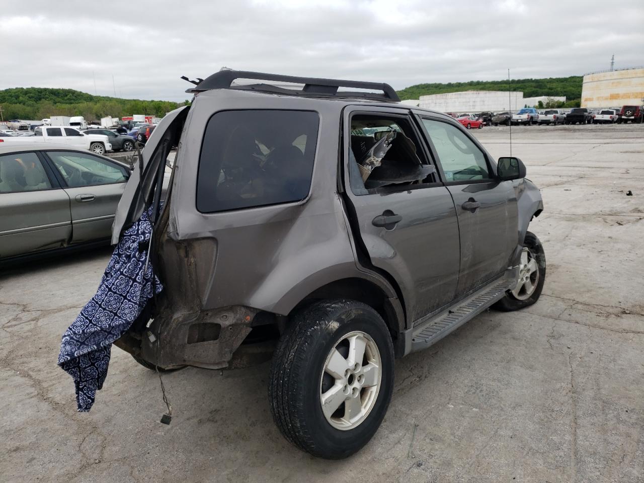 Photo 4 from auction – 2011 FORD ESCAPE XLT with VIN 1FMCU0D70BKA72487
