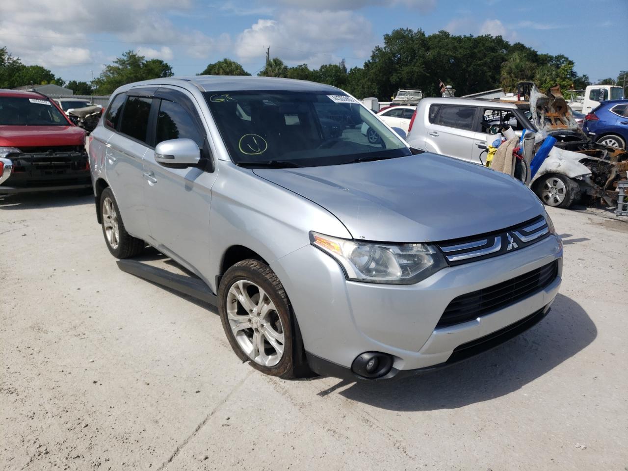 MITSUBISHI OUTLANDER 2014 with VIN JA4AD3A34EZ001345 - Photo from auction