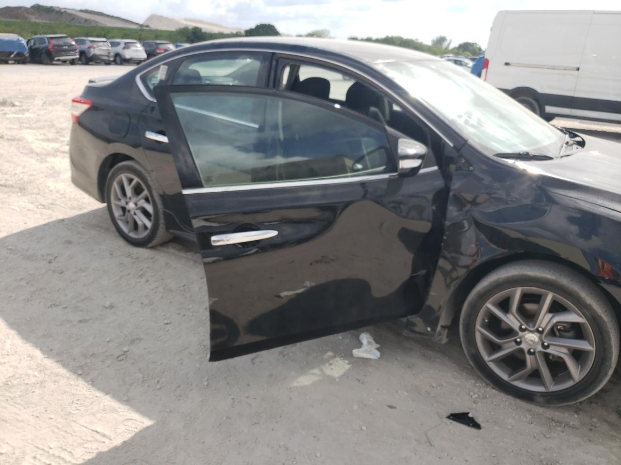 Photo 9 from auction – 2015 NISSAN SENTRA S with VIN 3N1AB7AP8FY333602