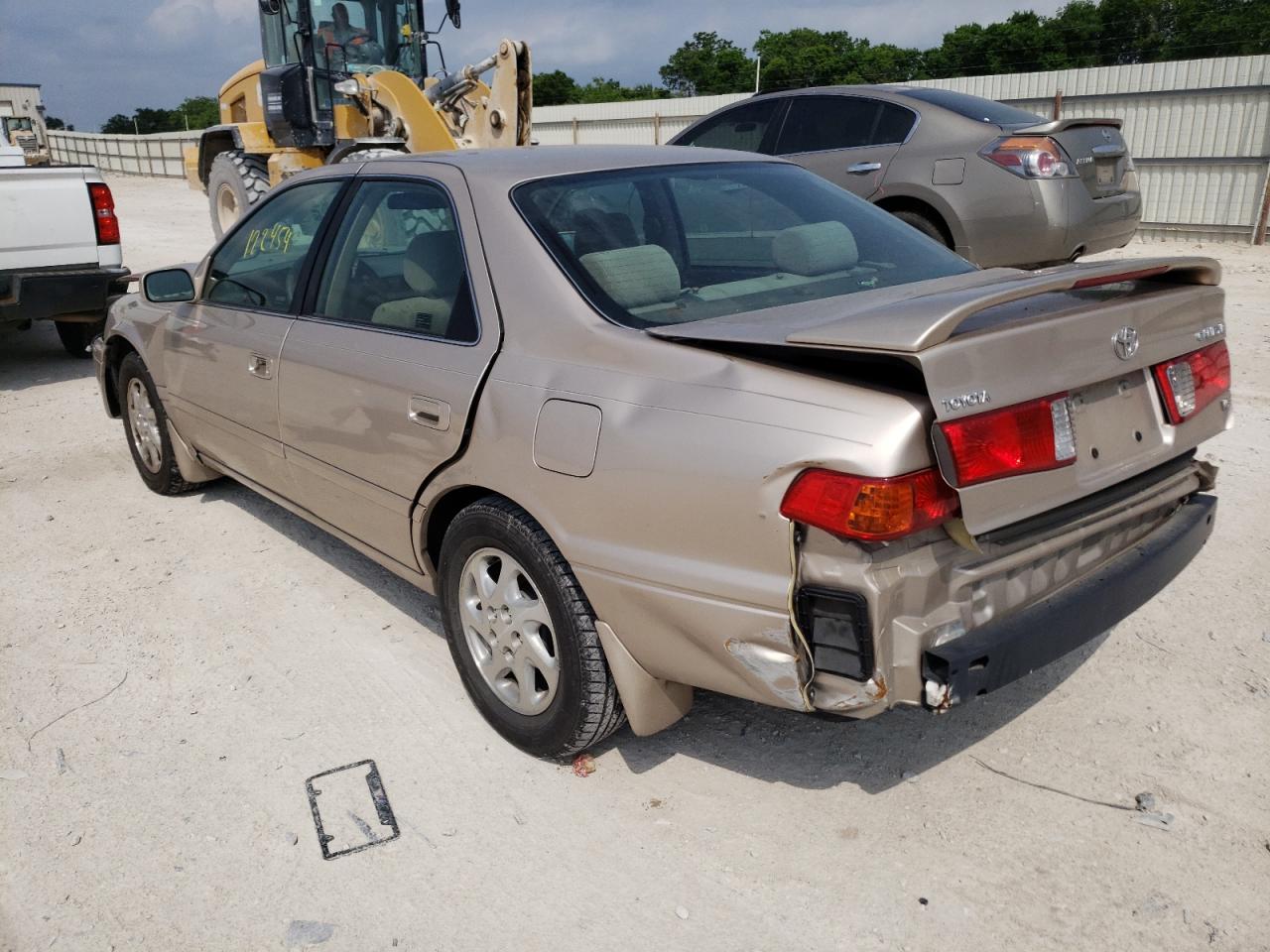 Photo 3 from auction – 2001 TOYOTA CAMRY LE with VIN 4T1BF22K71U958642