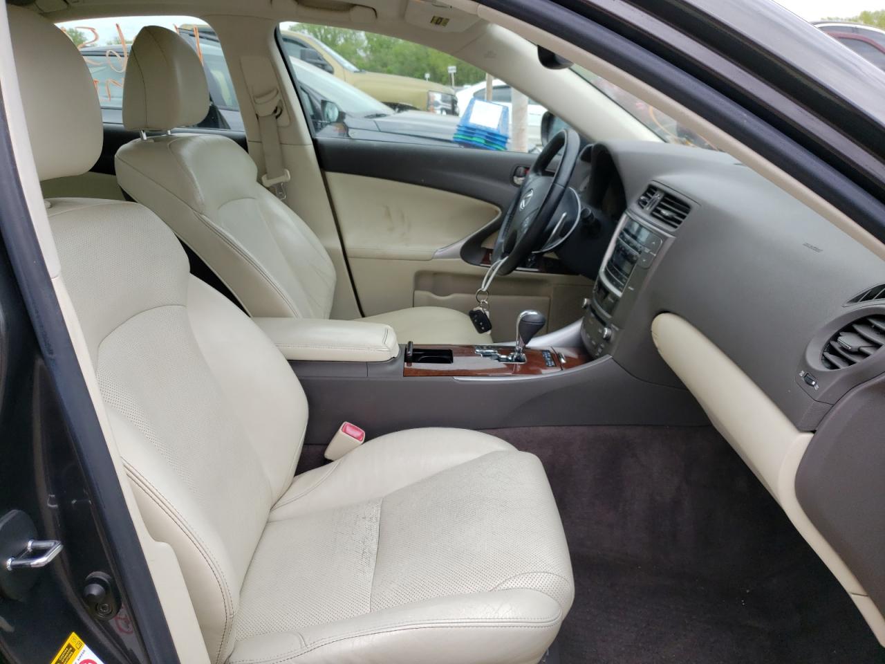 Photo 5 from auction – 2010 LEXUS IS 250 with VIN JTHCF5C25A5037893