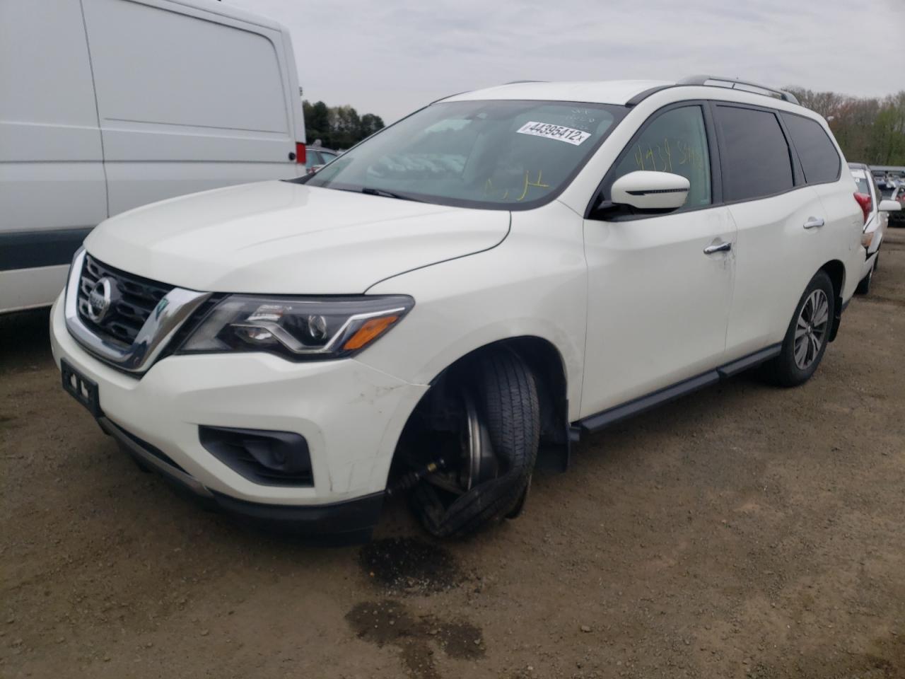 Photo 2 from auction – 2017 NISSAN PATHFINDER with VIN 5N1DR2MM2HC908441