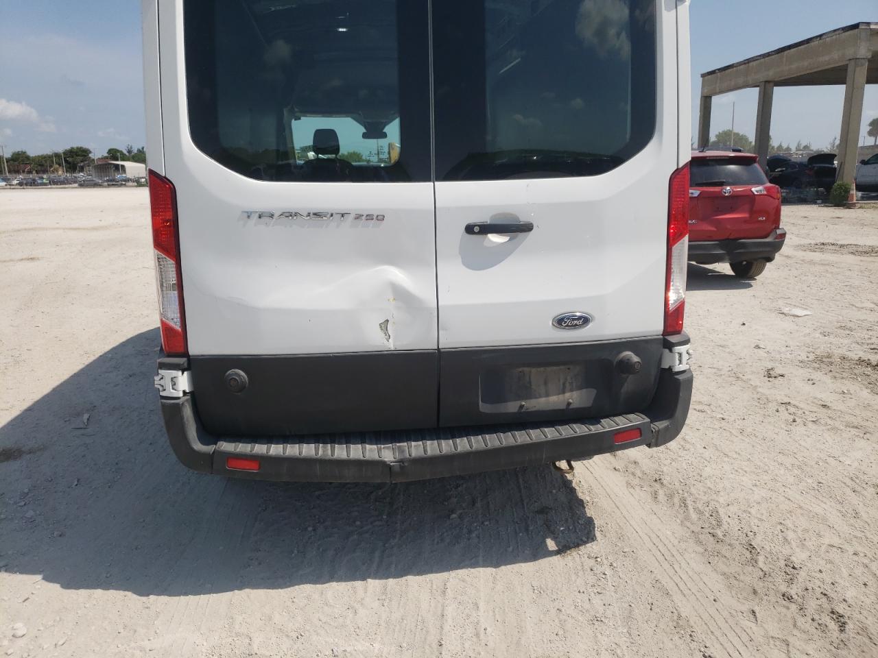 Photo 9 from auction – 2019 FORD TRANSIT T- with VIN 1FTYR2CMXKKB07812