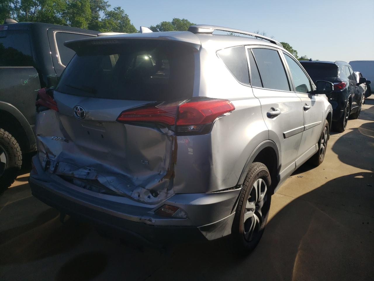 Photo 4 from auction – 2017 TOYOTA RAV4 LE with VIN 2T3ZFREV8HW370067