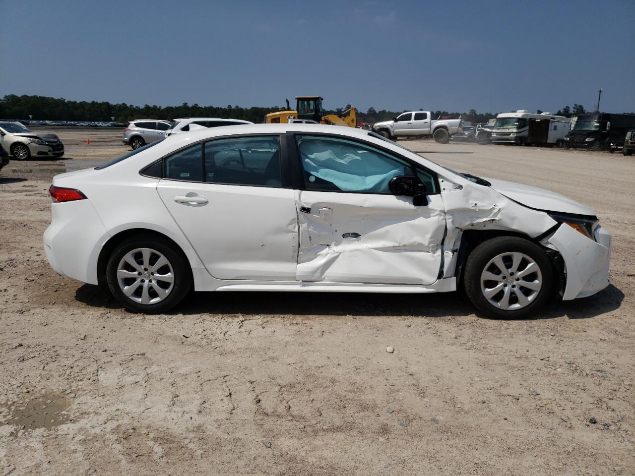 Photo 9 from auction – 2021 TOYOTA COROLLA LE with VIN 5YFEPMAE0MP221161