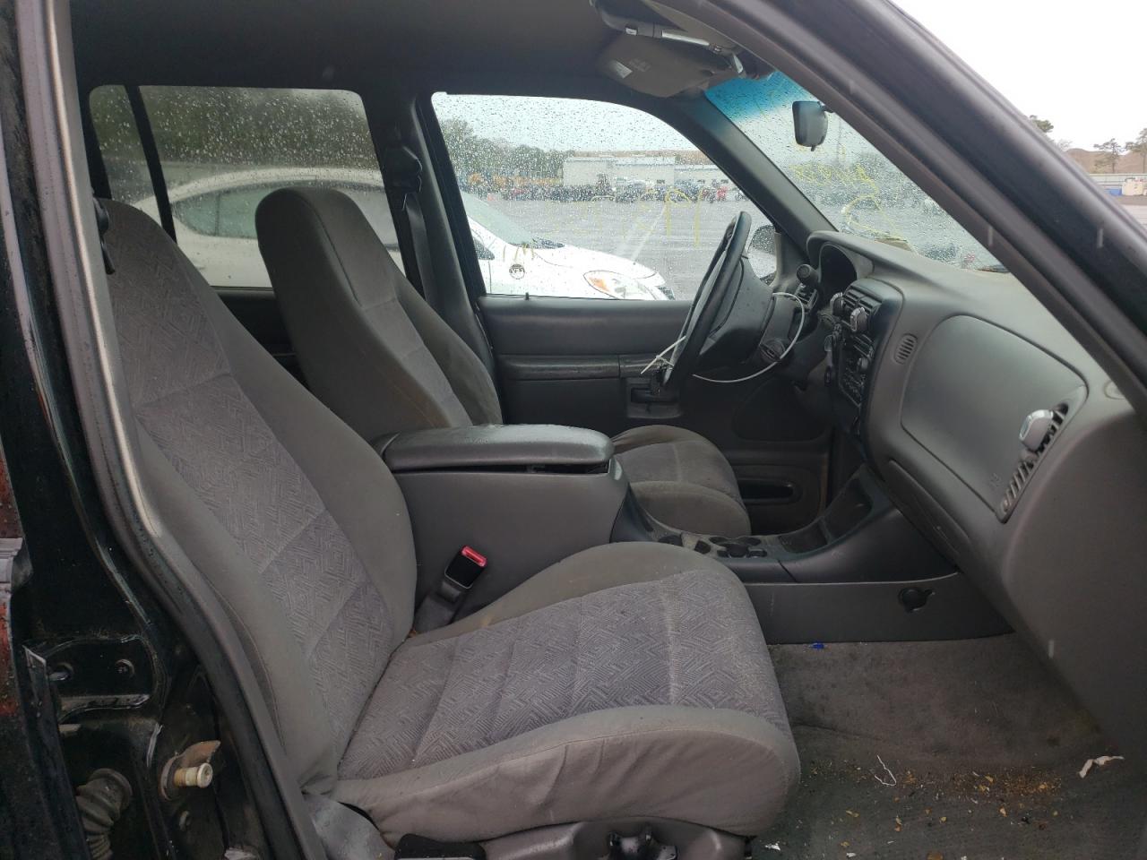 Photo 5 from auction – 2001 FORD EXPLORER X with VIN 1FMZU73E51ZA41938