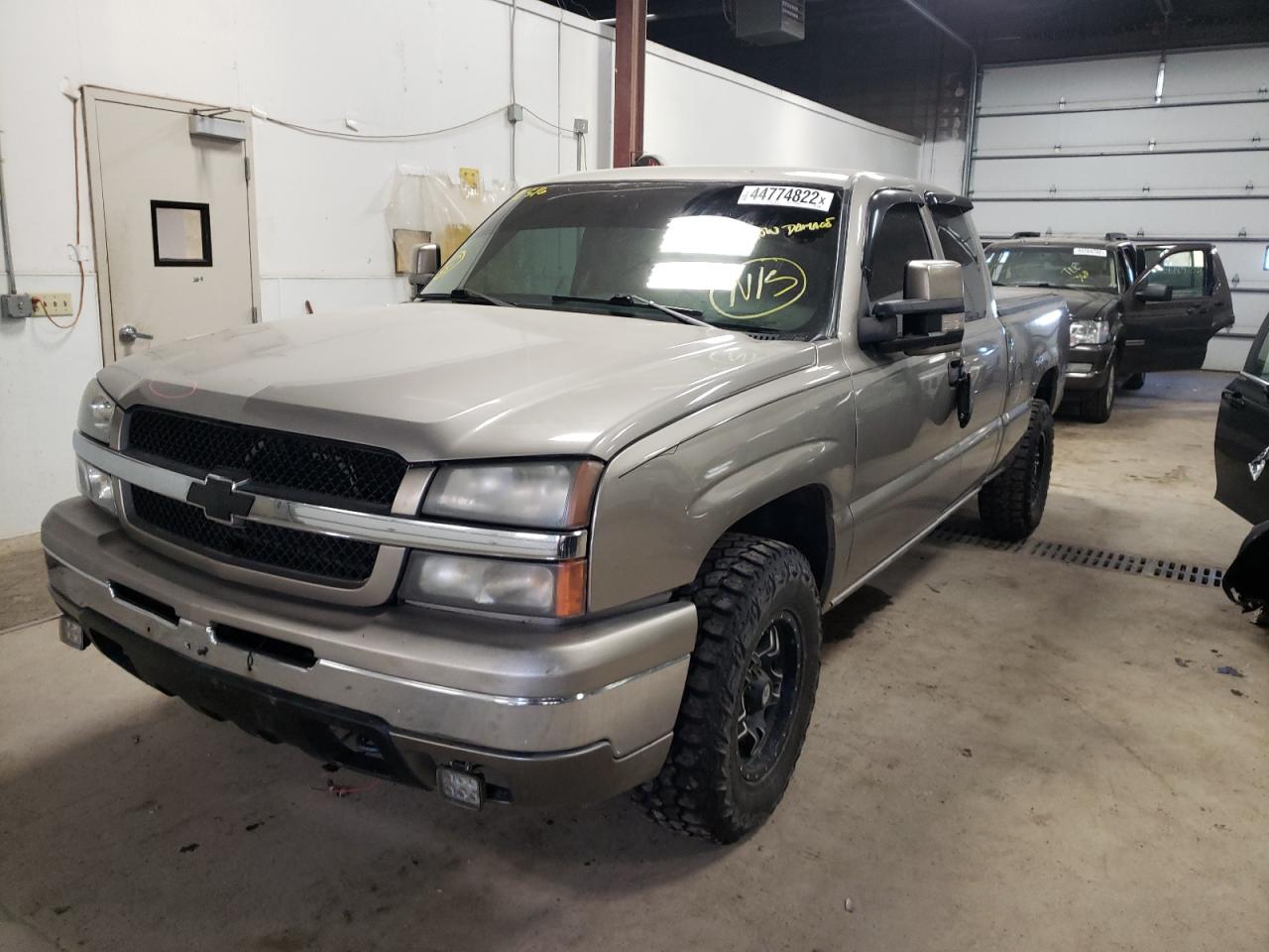 Photo 2 from auction – 2003 CHEVROLET SILVERADO with VIN 2GCEK19V231234380