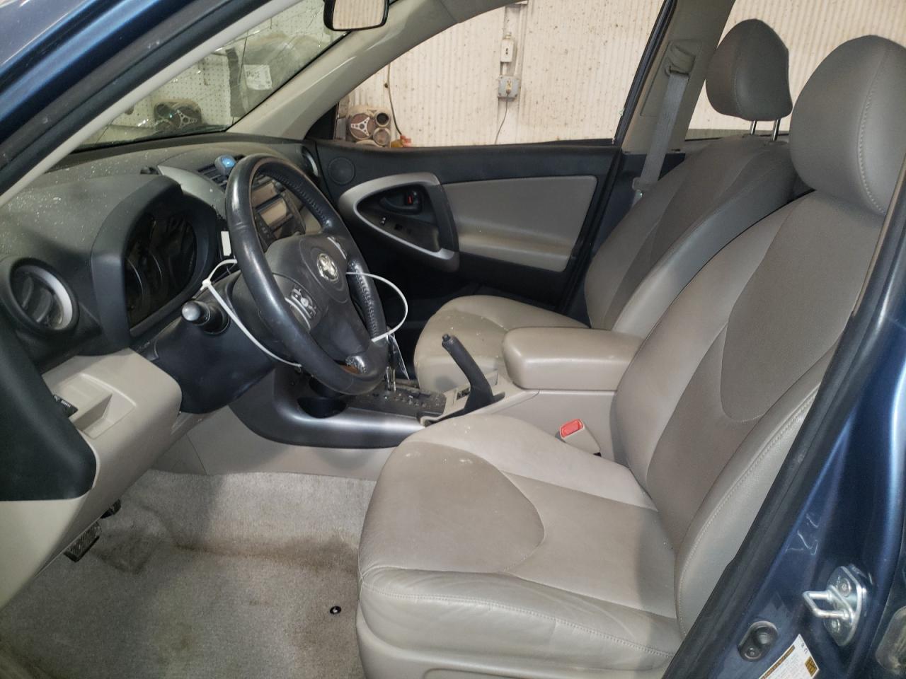 Photo 5 from auction – 2008 TOYOTA RAV4 LIMIT with VIN JTMBK31V986049740