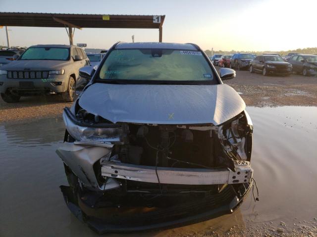 Photo 9 from auction – 2017 TOYOTA HIGHLANDER with VIN 5TDKZRFHXHS511028