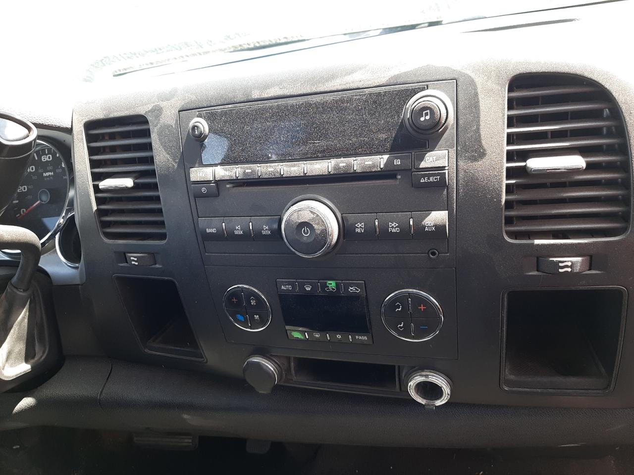 Photo 9 from auction – 2007 CHEVROLET C1500 SILV with VIN 1GCEC19J07E511574