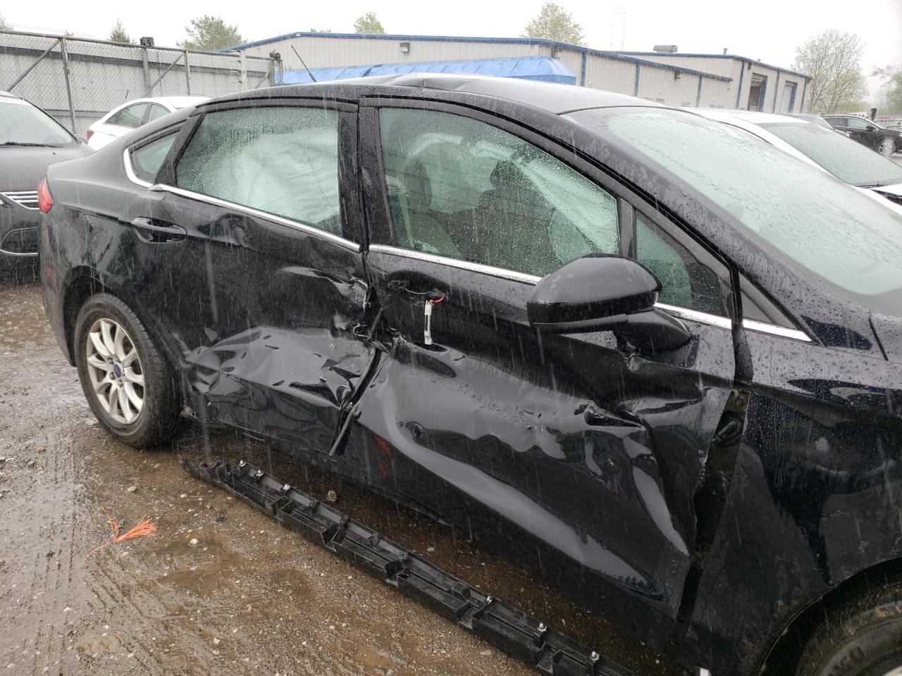 Photo 9 from auction – 2017 FORD FUSION S with VIN 3FA6P0G75HR107328