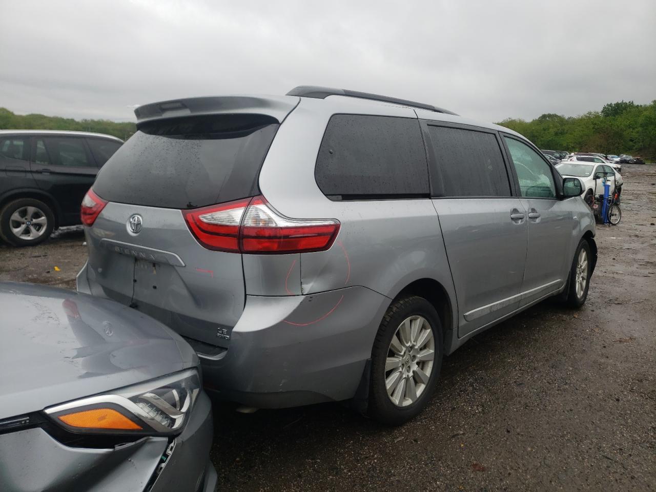 Photo 4 from auction – 2017 TOYOTA SIENNA LE with VIN 5TDJZ3DC7HS181557