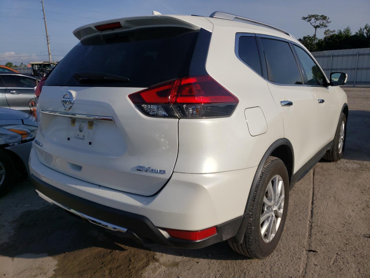 Photo 4 from auction – 2018 NISSAN ROGUE S with VIN KNMAT2MV2JP604803