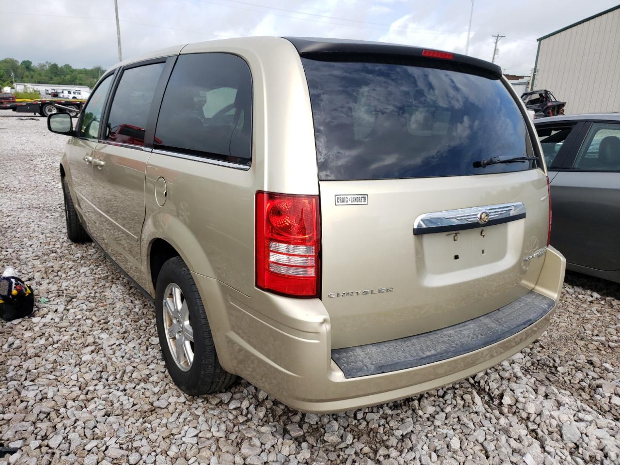 Photo 3 from auction – 2010 CHRYSLER TOWN & COU with VIN 2A4RR2D15AR400343