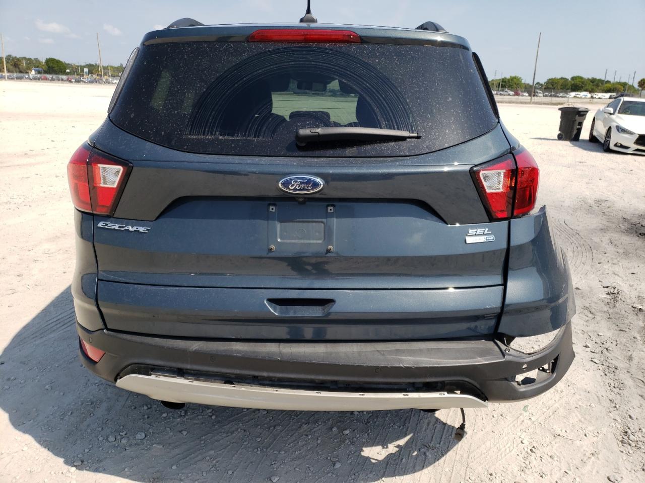 Photo 9 from auction – 2019 FORD ESCAPE SEL with VIN 1FMCU9HD9KUC31063