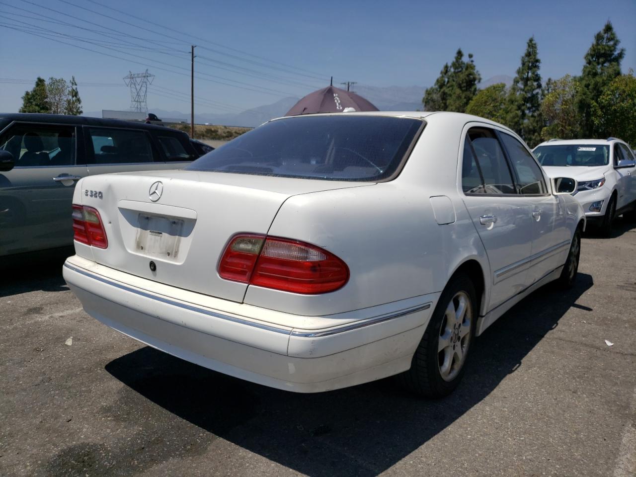 Photo 4 from auction – 2002 MERCEDES-BENZ E 320 with VIN WDBJF65J52B421614