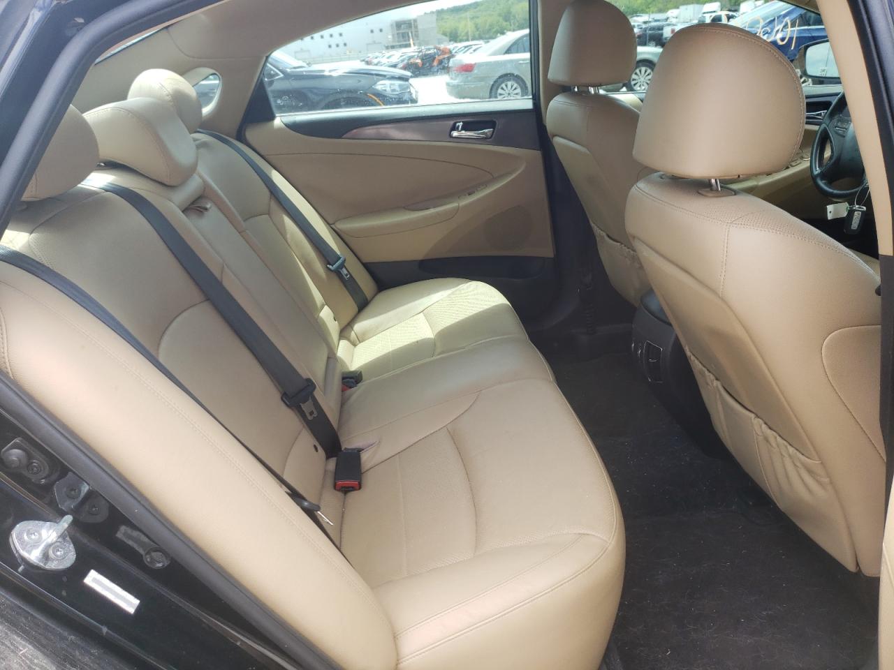 Photo 6 from auction – 2013 HYUNDAI SONATA HYB with VIN KMHEC4A47DA066319