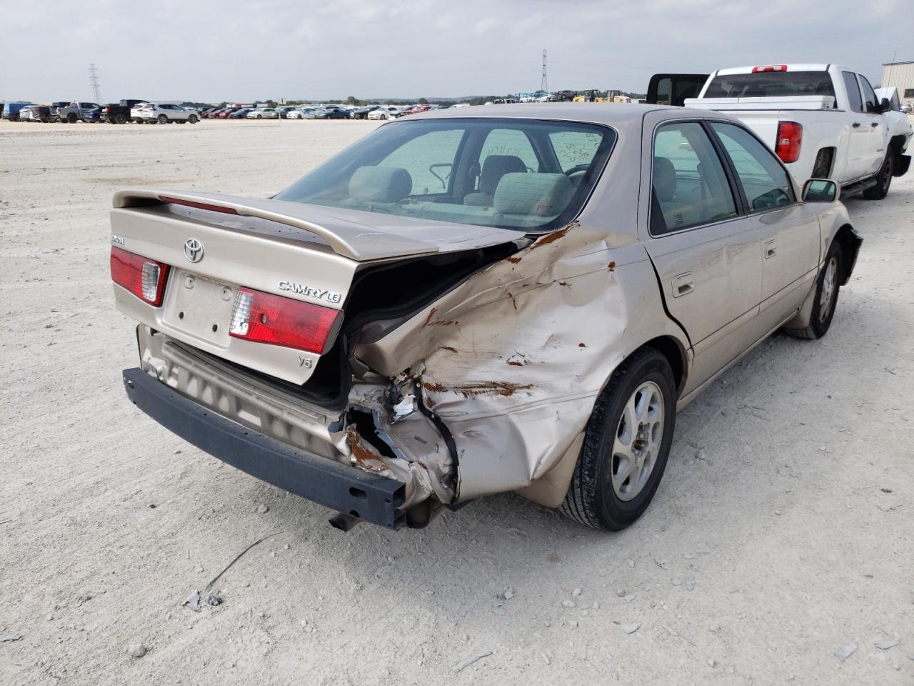 Photo 4 from auction – 2001 TOYOTA CAMRY LE with VIN 4T1BF22K71U958642