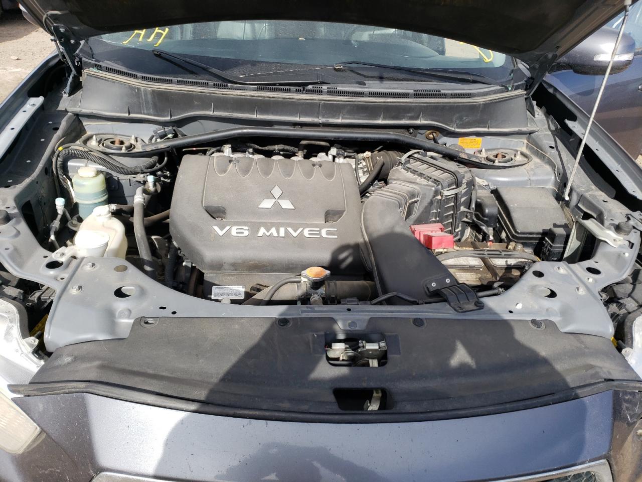 Photo 7 from auction – 2010 MITSUBISHI OUTLANDER with VIN JA4JT5AX1AZ602837