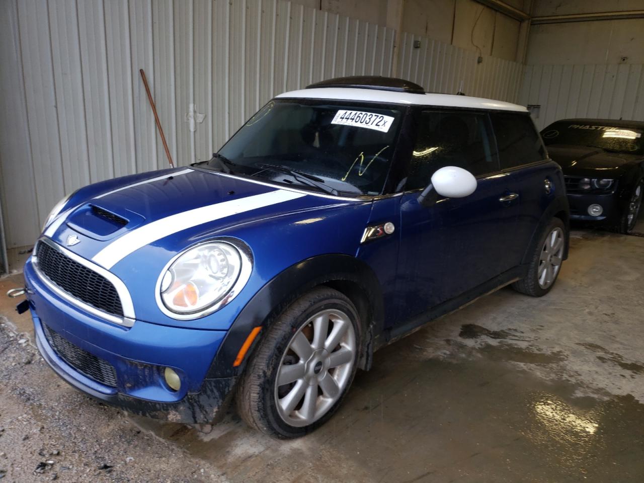 Photo 2 from auction – 2007 MINI COOPER S with VIN WMWMF73577TL87913