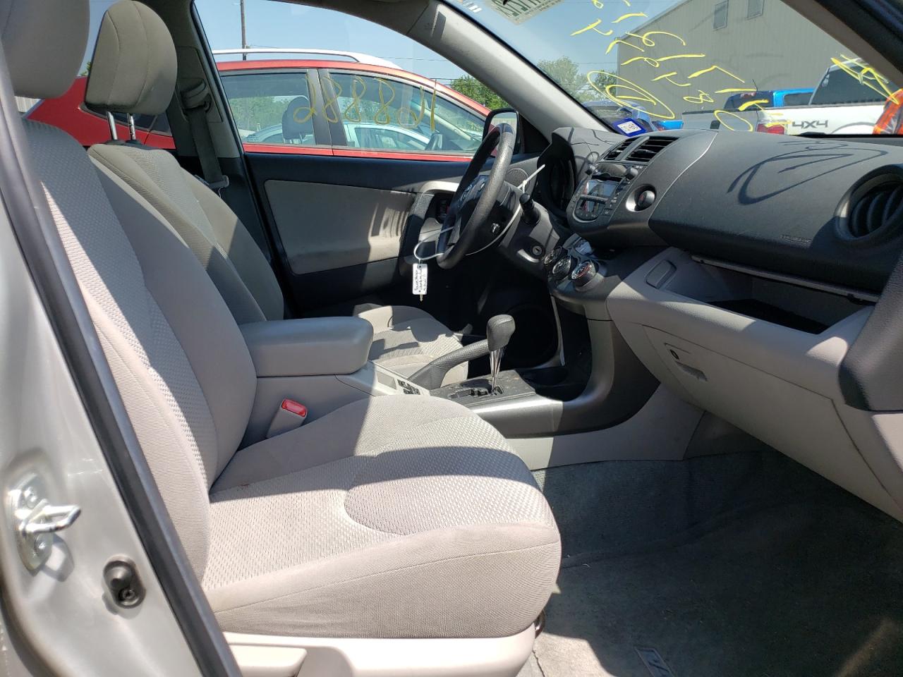 Photo 5 from auction – 2011 TOYOTA RAV4 with VIN 2T3ZF4DV8BW084974