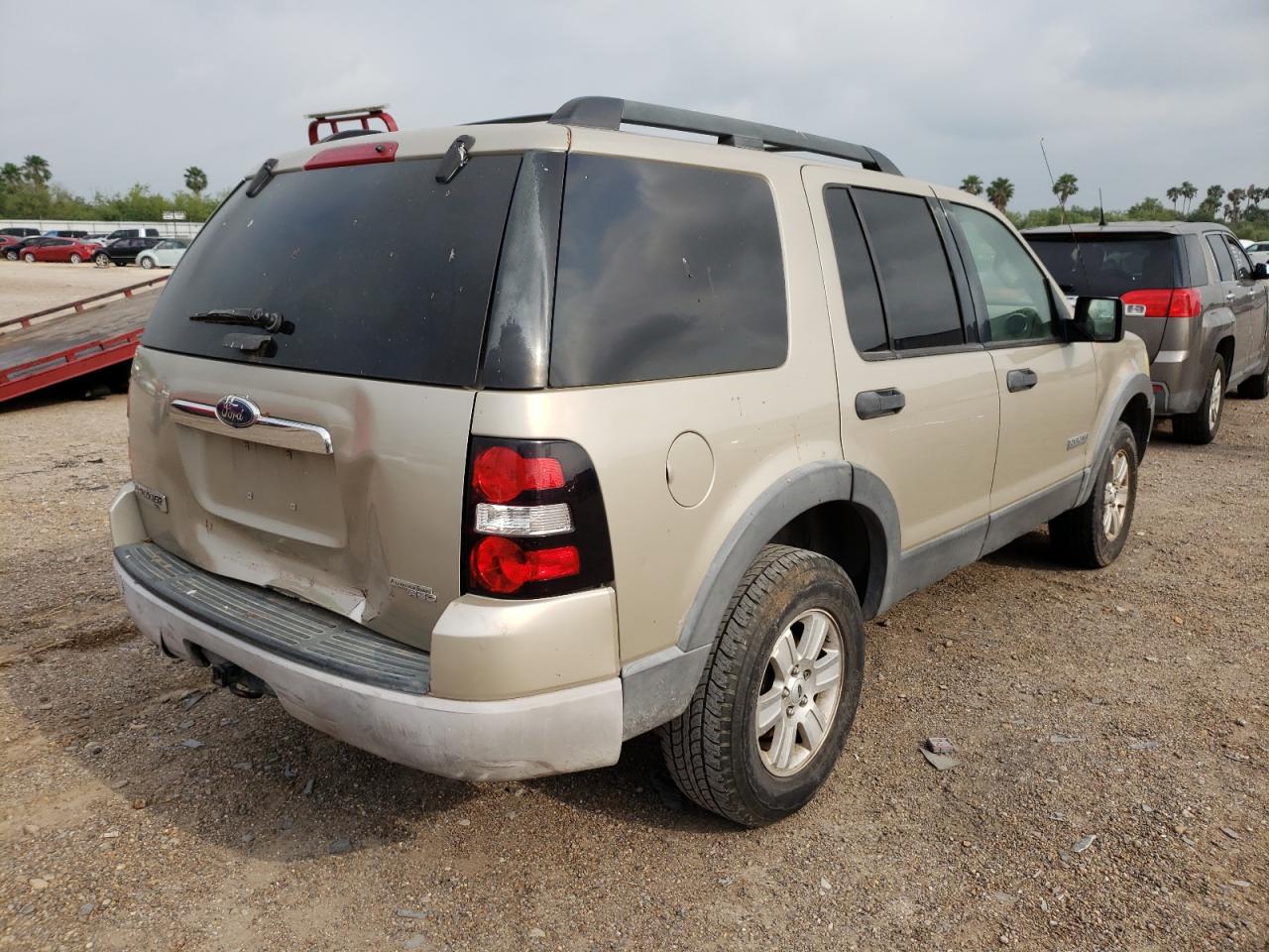 Photo 16 from auction – 2006 FORD EXPLORER X with VIN 1FMEU63E76ZA07242