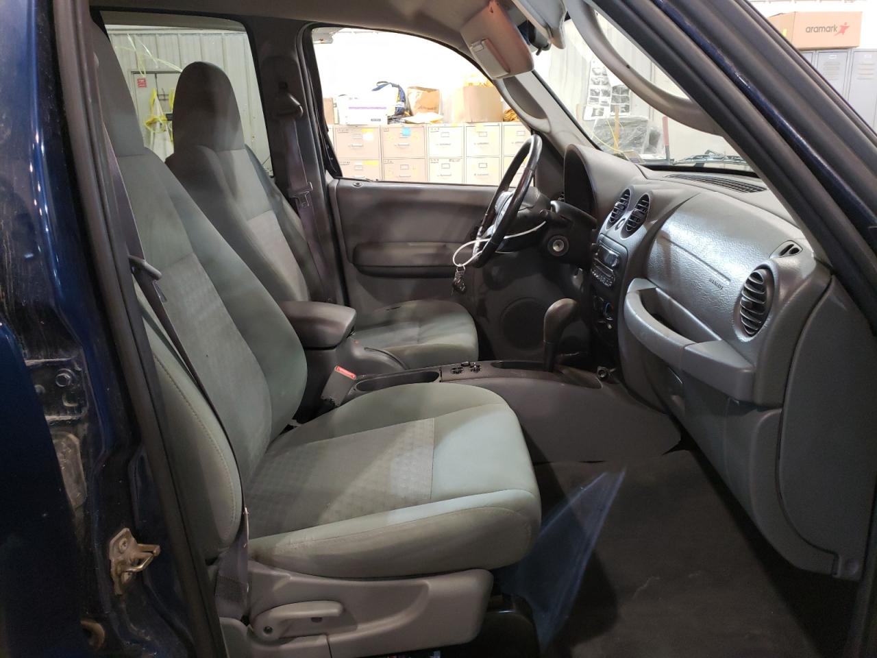 Photo 5 from auction – 2005 JEEP LIBERTY SP with VIN 1J4GL48K05W591822