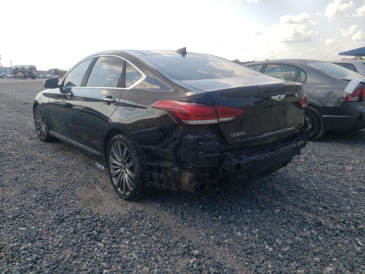 Photo 3 from auction – 2015 HYUNDAI GENESIS 5. with VIN KMHGN4JF9FU042206