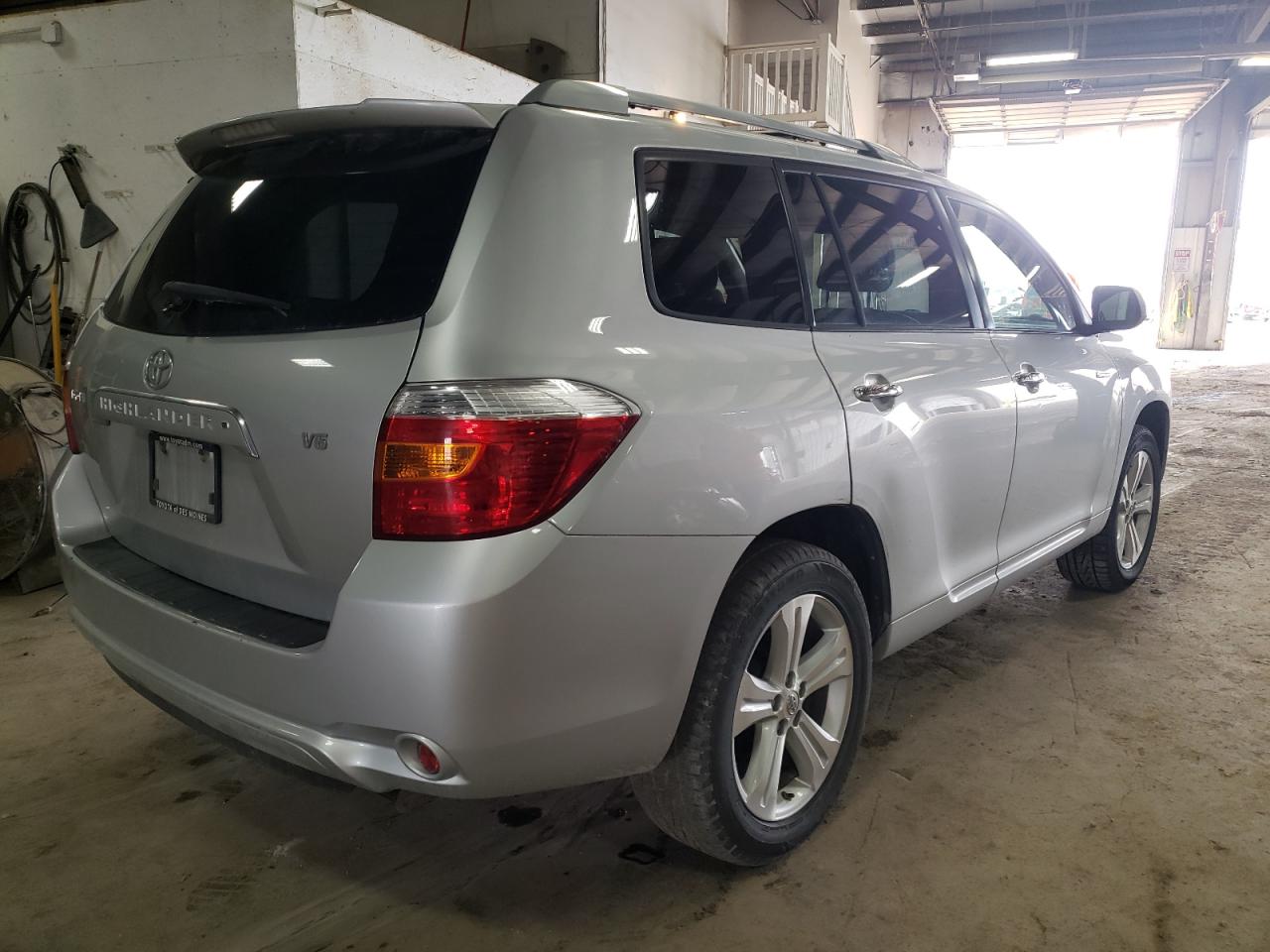 Photo 4 from auction – 2008 TOYOTA HIGHLANDER with VIN JTEDS42A282044005