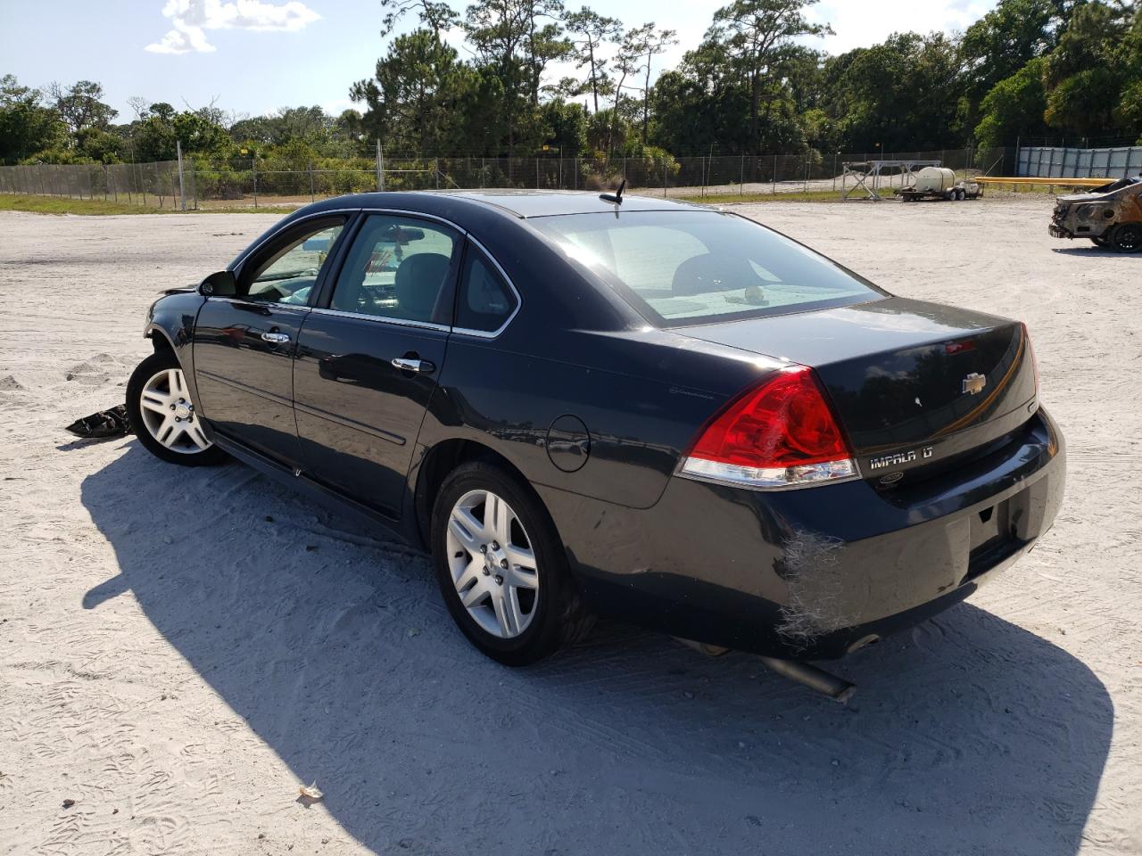 Photo 3 from auction – 2014 CHEVROLET IMPALA LIM with VIN 2G1WB5E33E1181460