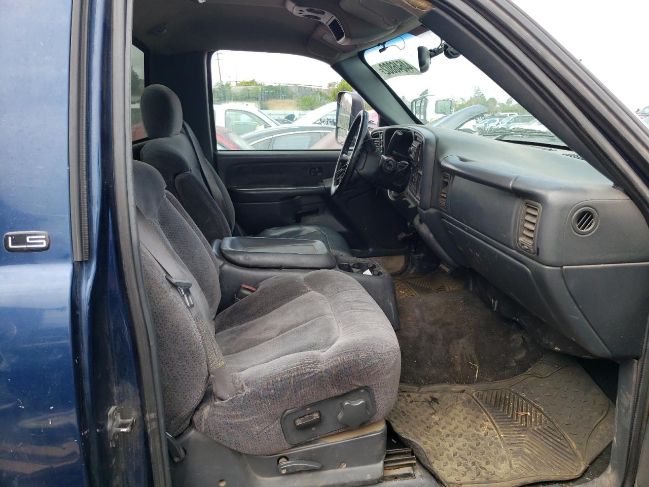 Photo 5 from auction – 1999 CHEVROLET SILVERADO with VIN 1GCGK24U0XE187948