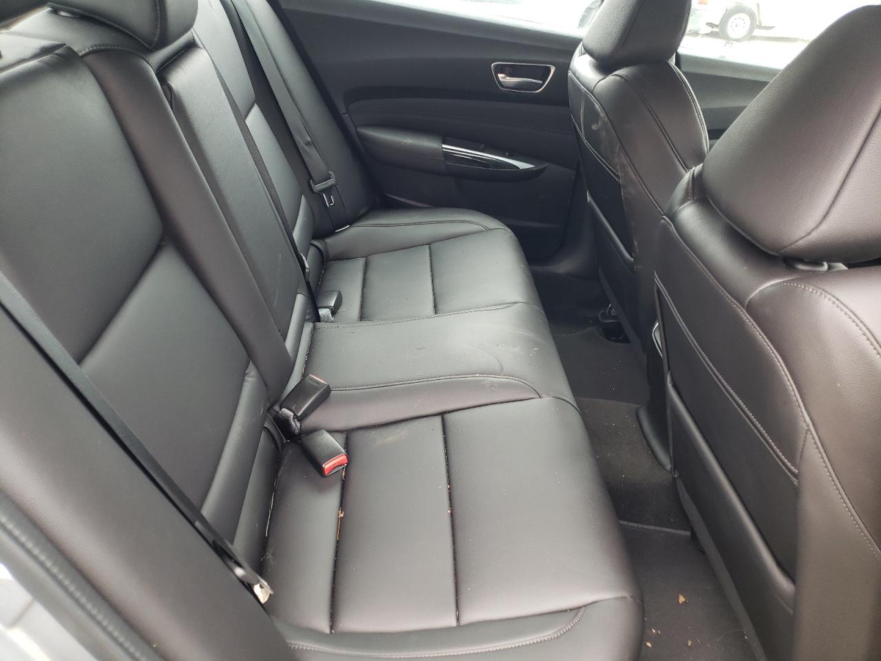 Photo 17 from auction – 2018 ACURA TLX with VIN 19UUB3F39JA003829