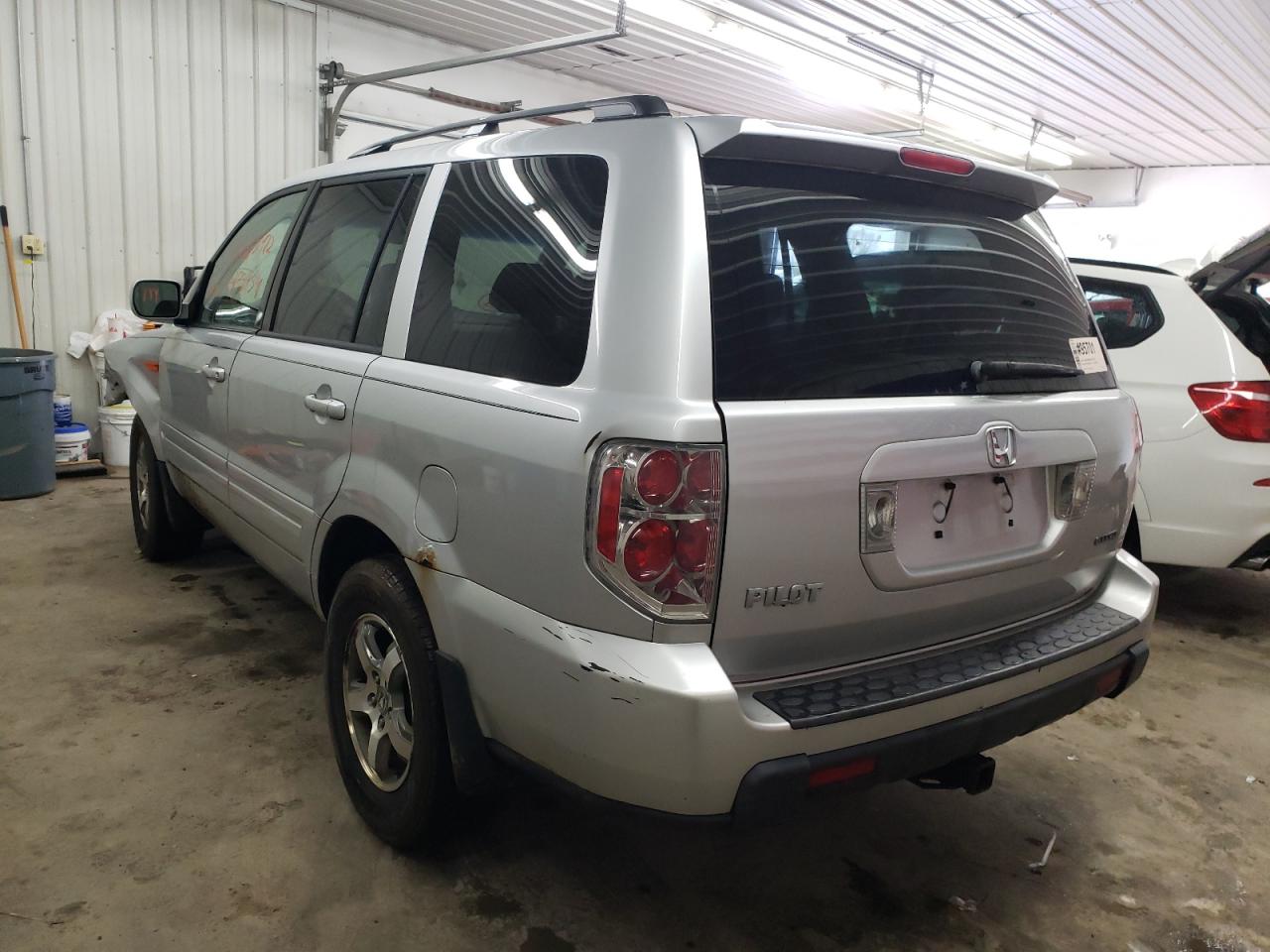 Photo 3 from auction – 2006 HONDA PILOT EX with VIN 2HKYF18466H546375