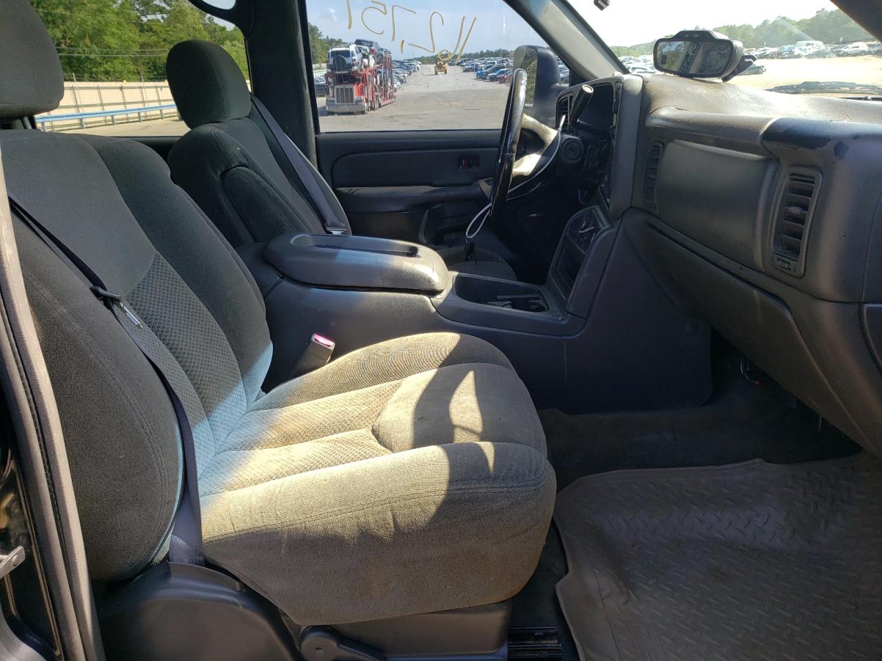 Photo 5 from auction – 2004 CHEVROLET SILVERADO with VIN 1GCHK23174F153152