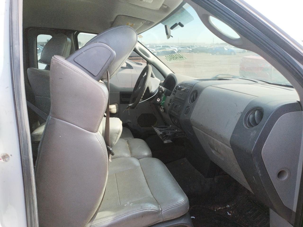 Photo 5 from auction – 2005 FORD F150 with VIN 1FTRF12255NB56975