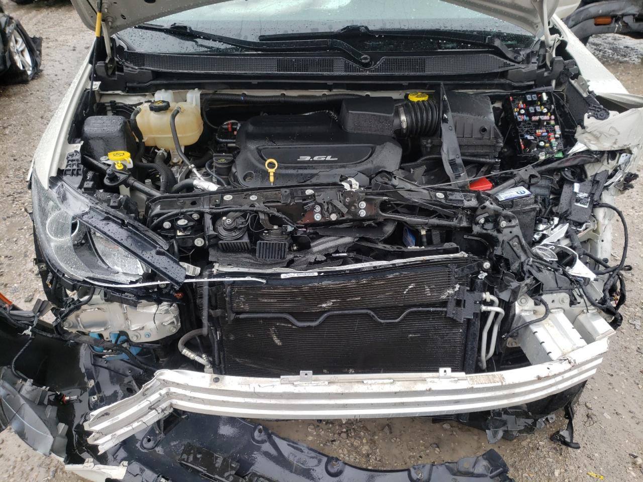 Photo 7 from auction – 2017 CHRYSLER PACIFICA T with VIN 2C4RC1BG5HR688271