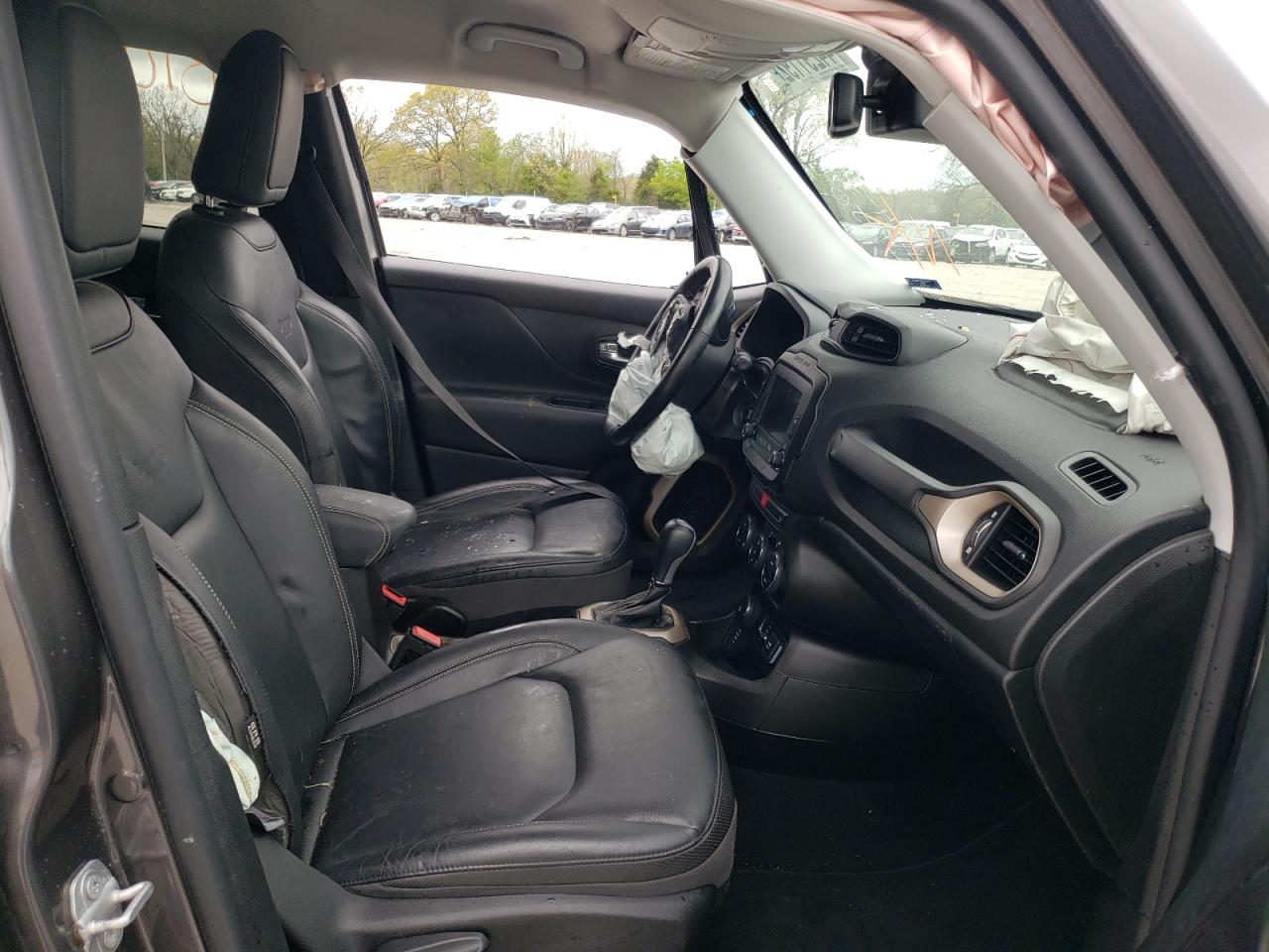 Photo 5 from auction – 2017 JEEP RENEGADE L with VIN ZACCJBDB4HPF52172