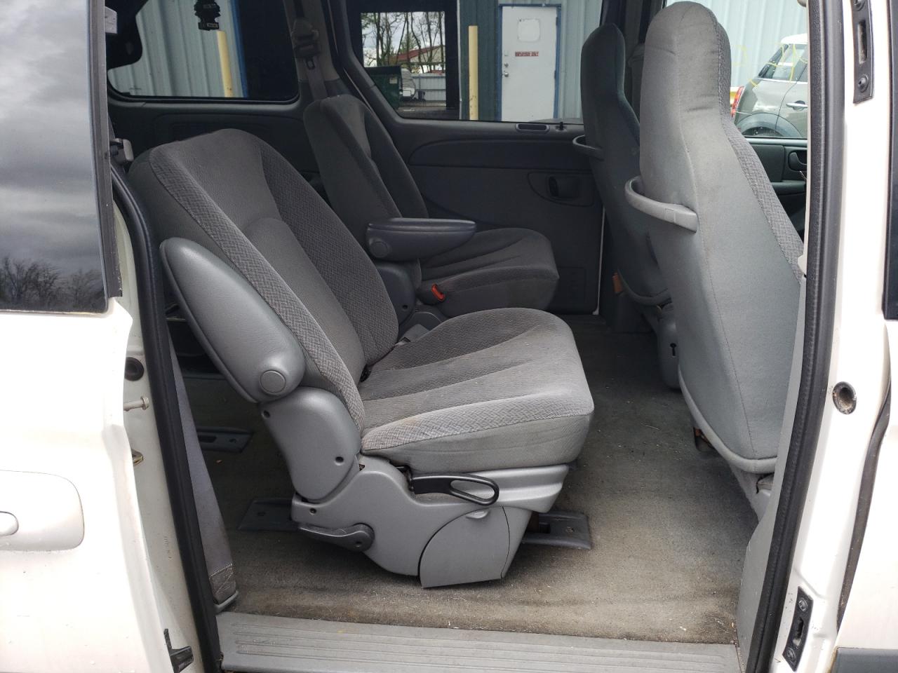 Photo 6 from auction – 2005 DODGE CARAVAN SX with VIN 1D4GP45R85B194848