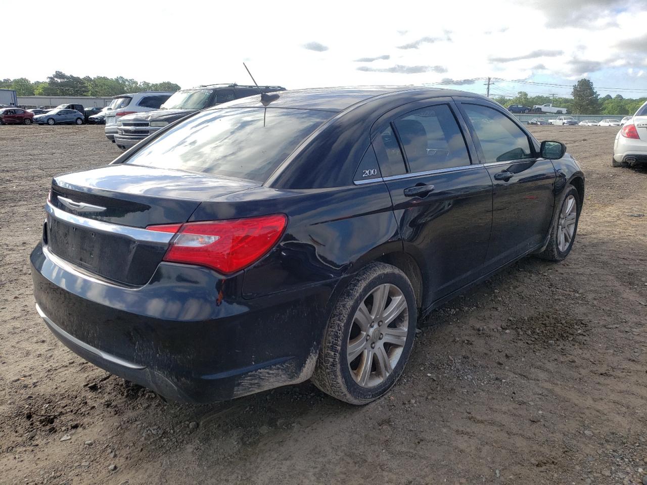 Photo 4 from auction – 2012 CHRYSLER 200 TOURIN with VIN 1C3CCBBGXCN108325