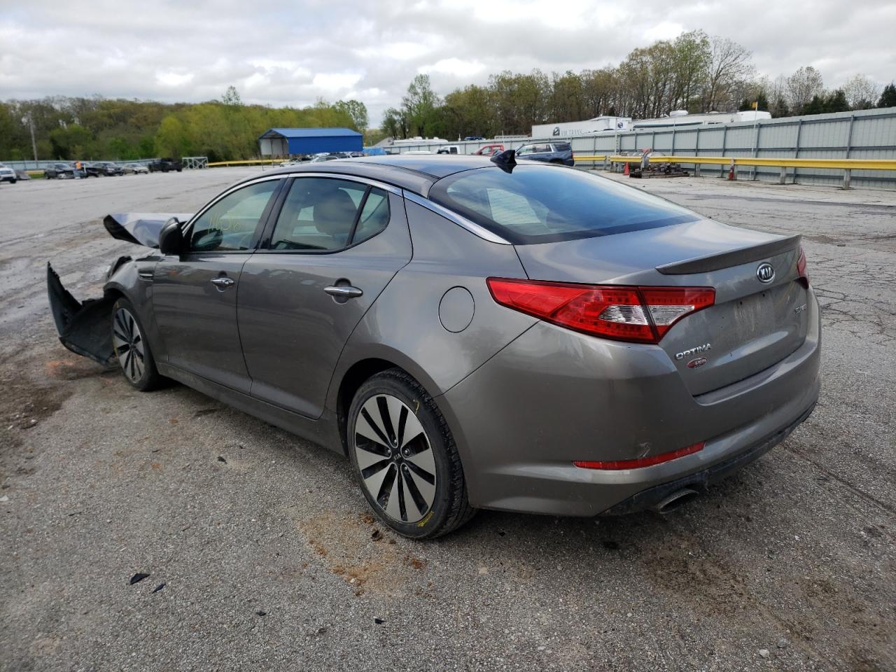 Фото 3 с аукциона – 2012 KIA OPTIMA SX с VIN 5XXGR4A66CG017922