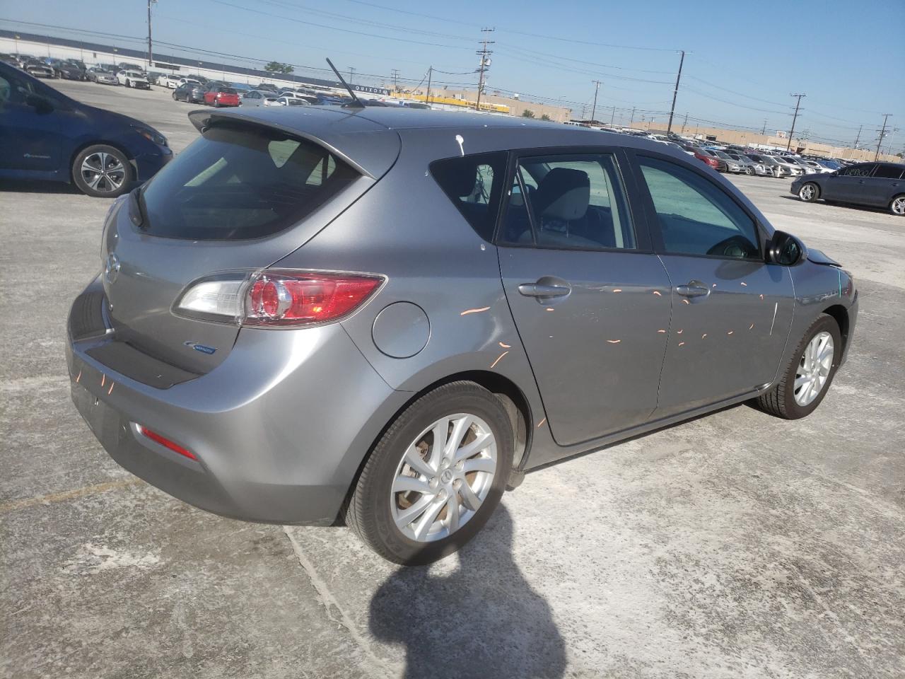 Photo 4 from auction – 2012 MAZDA 3 I with VIN JM1BL1L8XC1660052