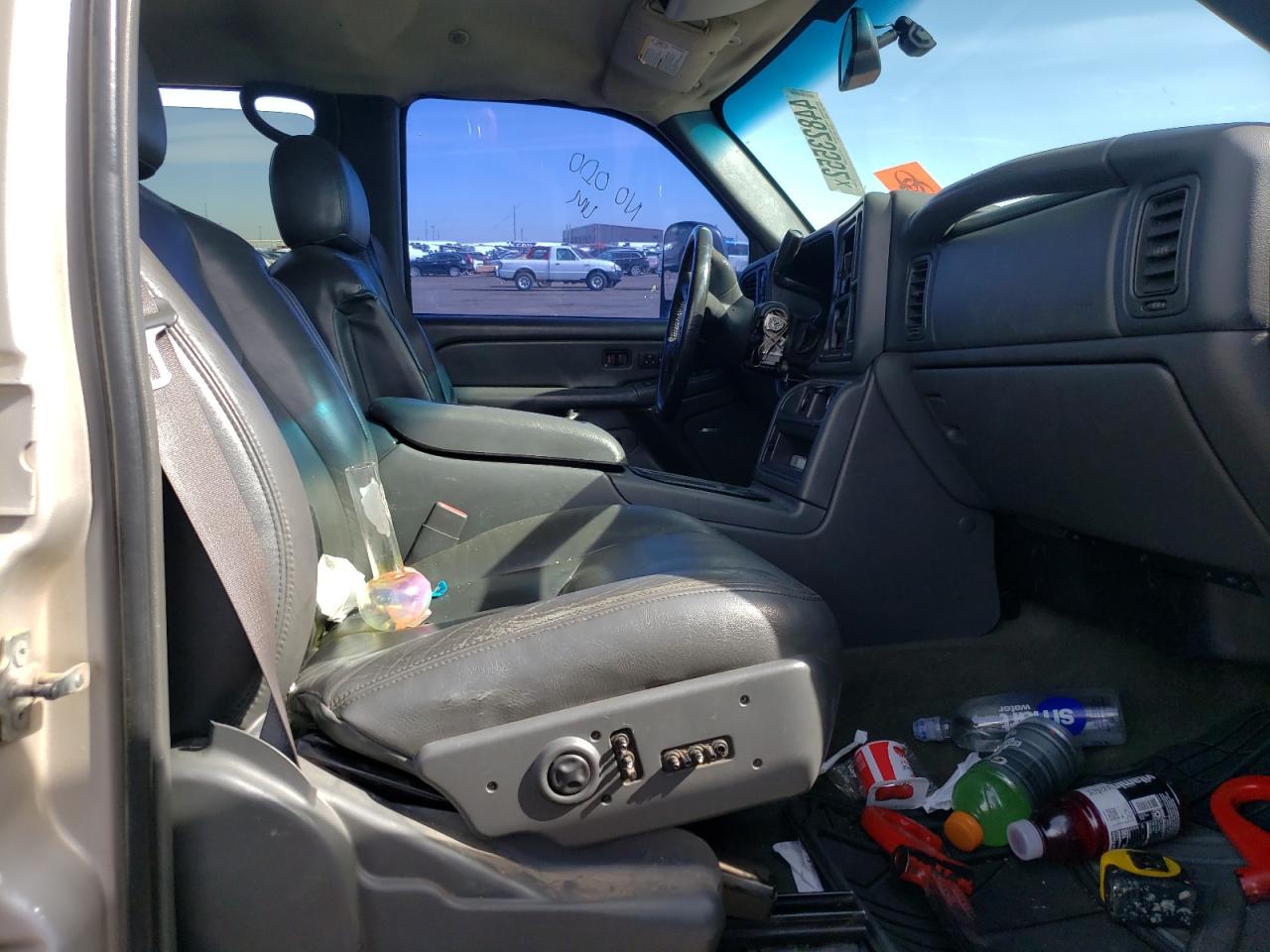 Photo 5 from auction – 2005 CHEVROLET SILVERADO with VIN 1GCHK23225F946062
