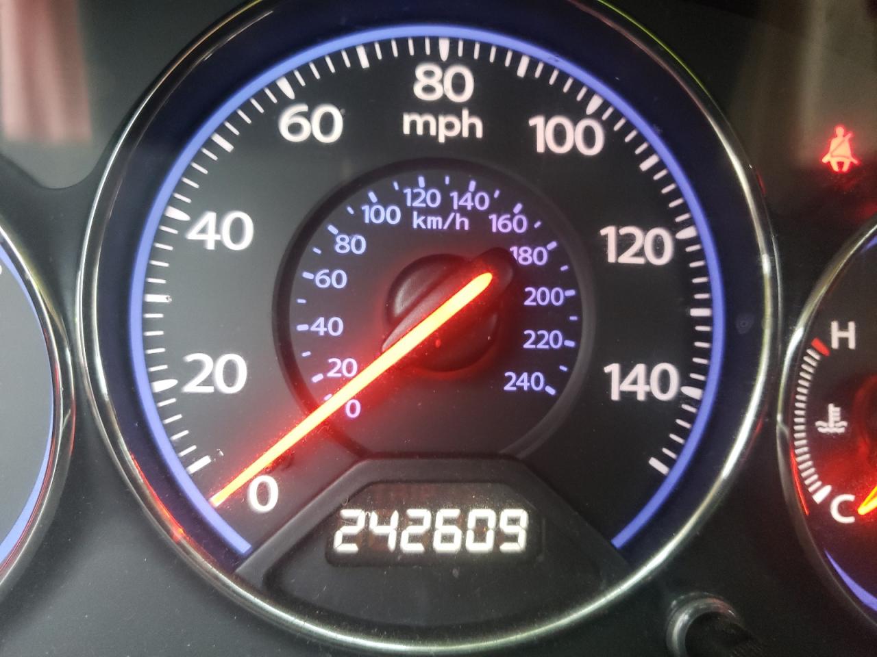 Photo 8 from auction – 2004 HONDA CIVIC LX with VIN 2HGES16554H620841