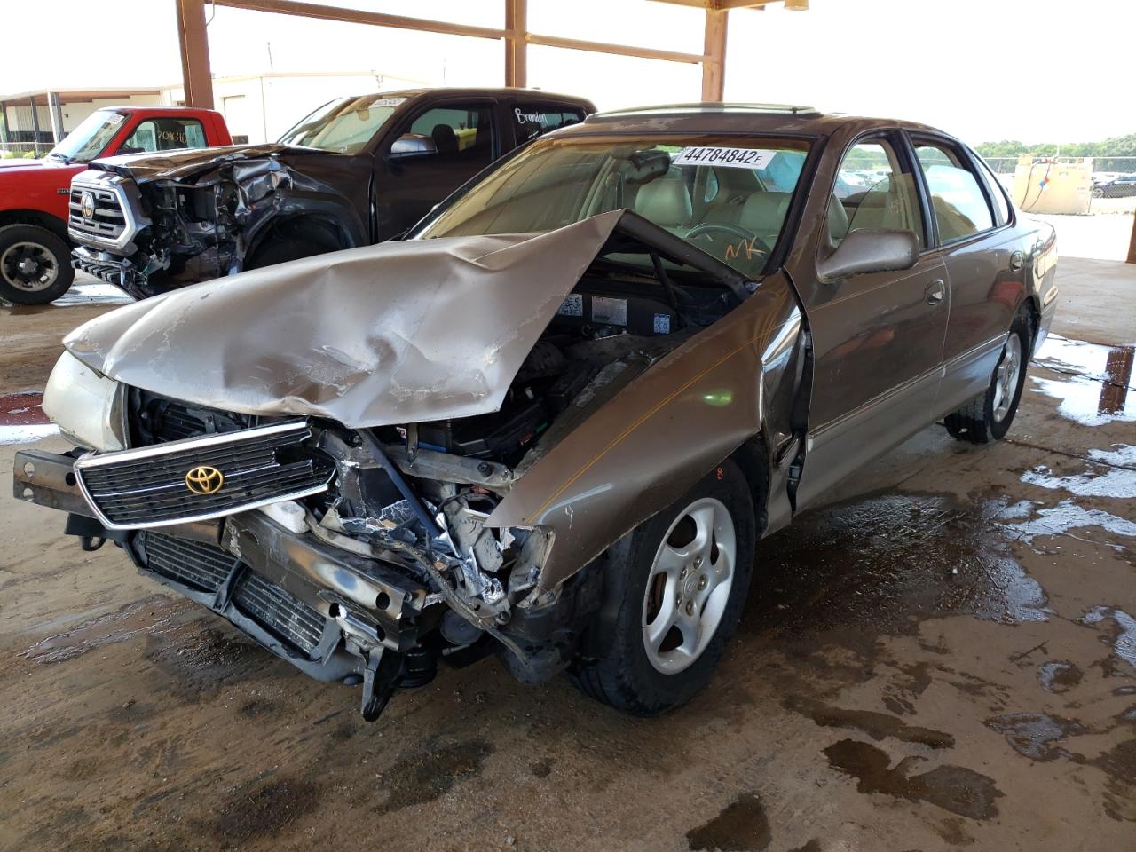Photo 2 from auction – 1998 TOYOTA AVALON XL with VIN 4T1BF18B9WU288035
