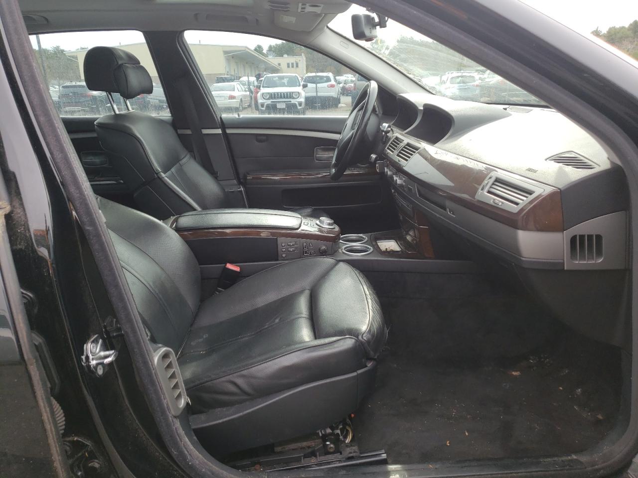 صورة رقم 5 من المزاد - 2007 BMW 750 مع VIN WBAHN83527DT76743