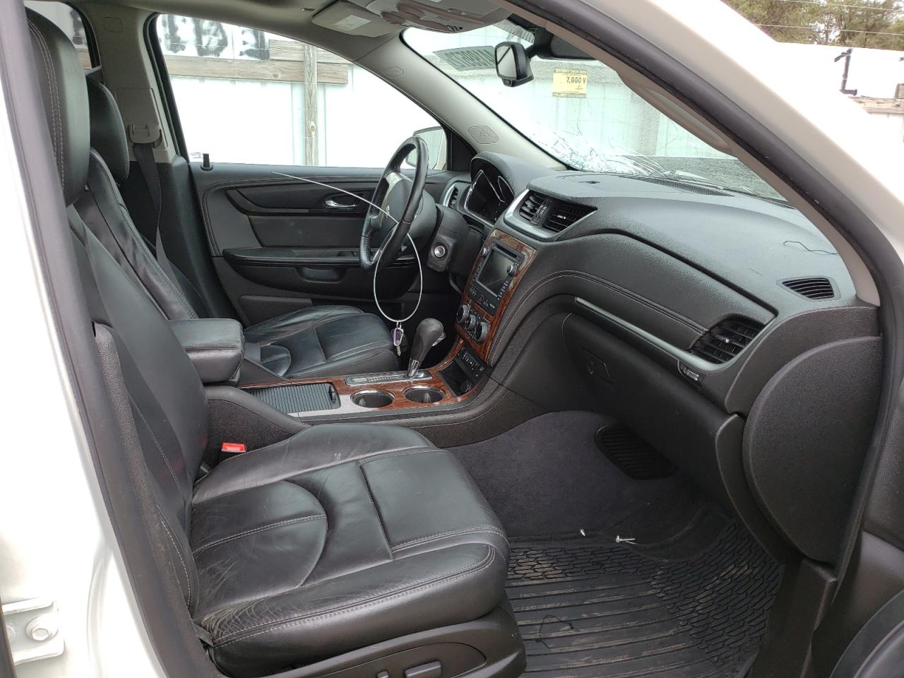 Photo 5 from auction – 2014 CHEVROLET TRAVERSE L with VIN 1GNKVHKD6EJ286857